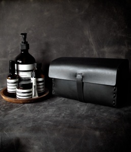Bas-and-Lokes-James-black-leather-dopp-kit-toiletry-bag